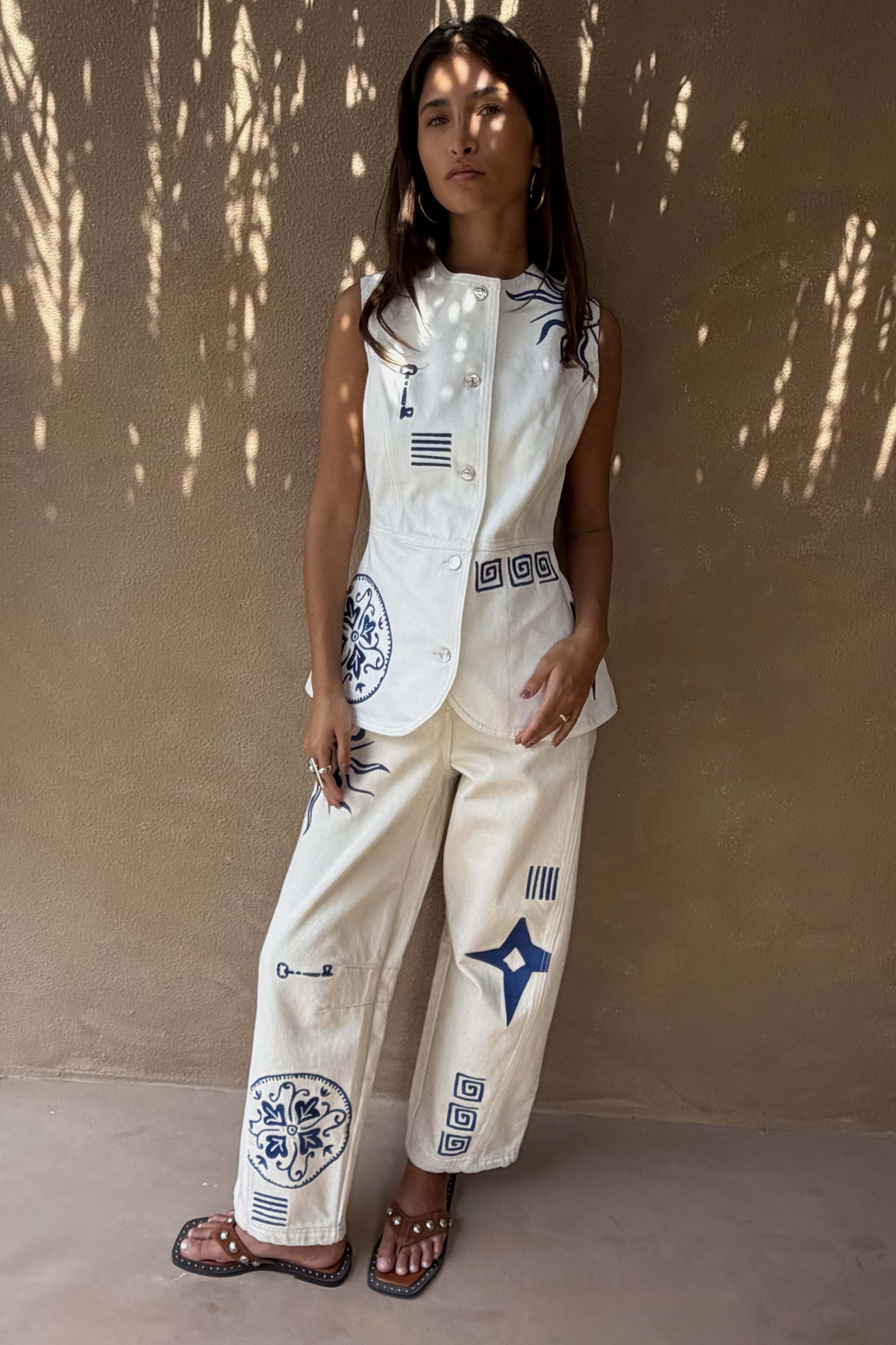 Dolce Vita Embroidered Denim Barrel Leg Jeans - Image 2