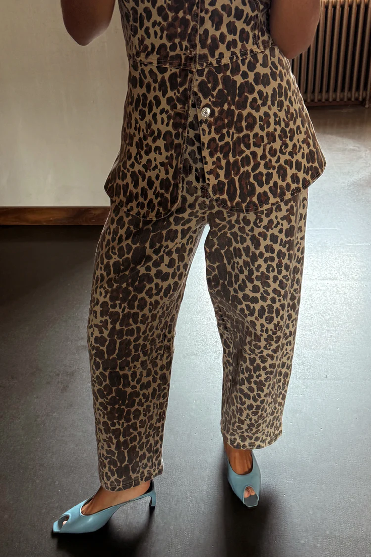 Leopard Barrel Jean Petite - Image 9