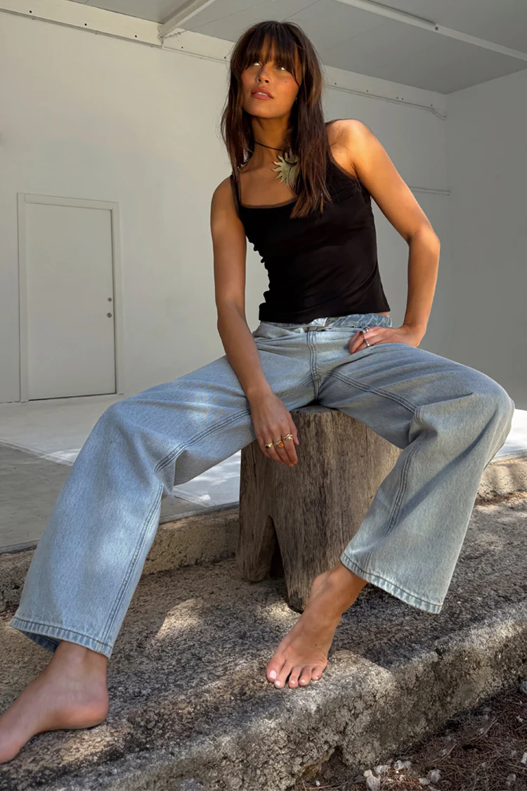 Scallop Detail Straight Leg Jeans - Image 5