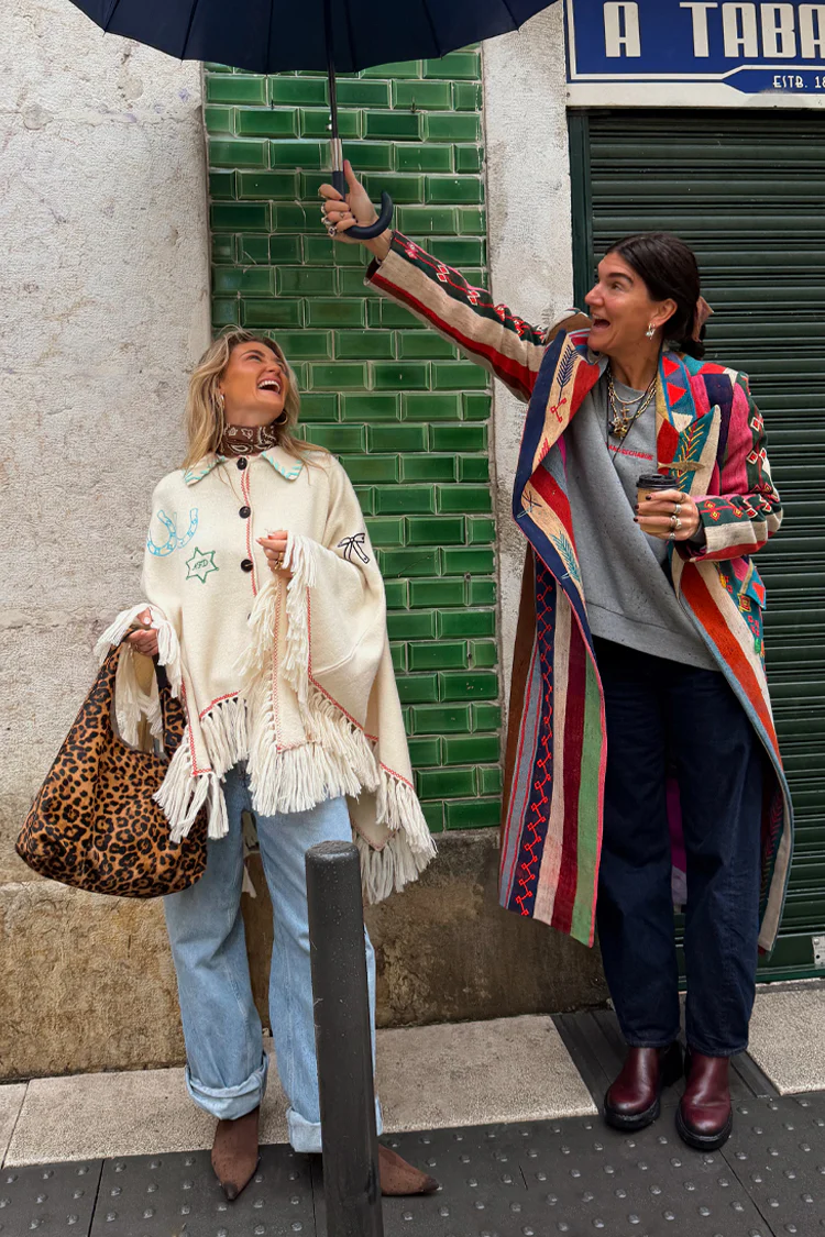 Western Knitted Cape - Image 10